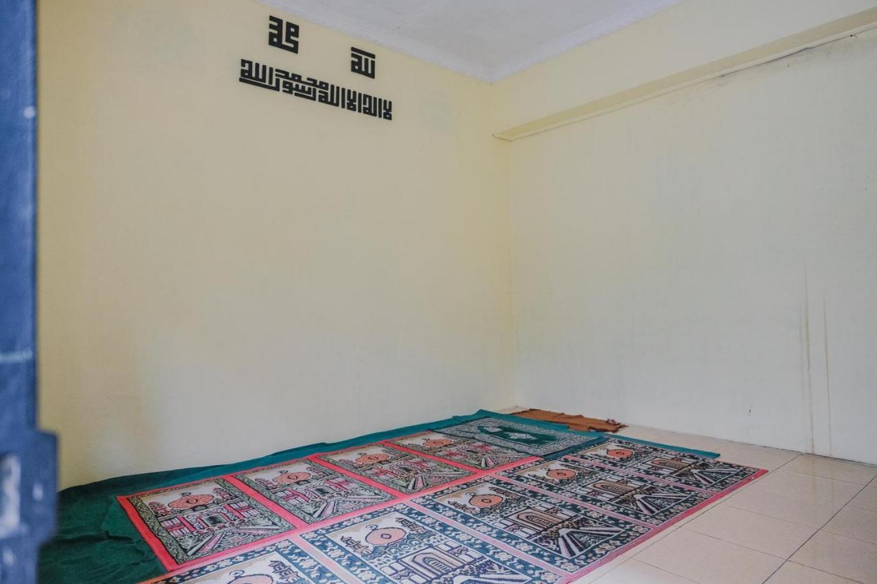 Reddoorz Syariah Near Kebun Raya Liwa Hotell Negarabatin Exteriör bild