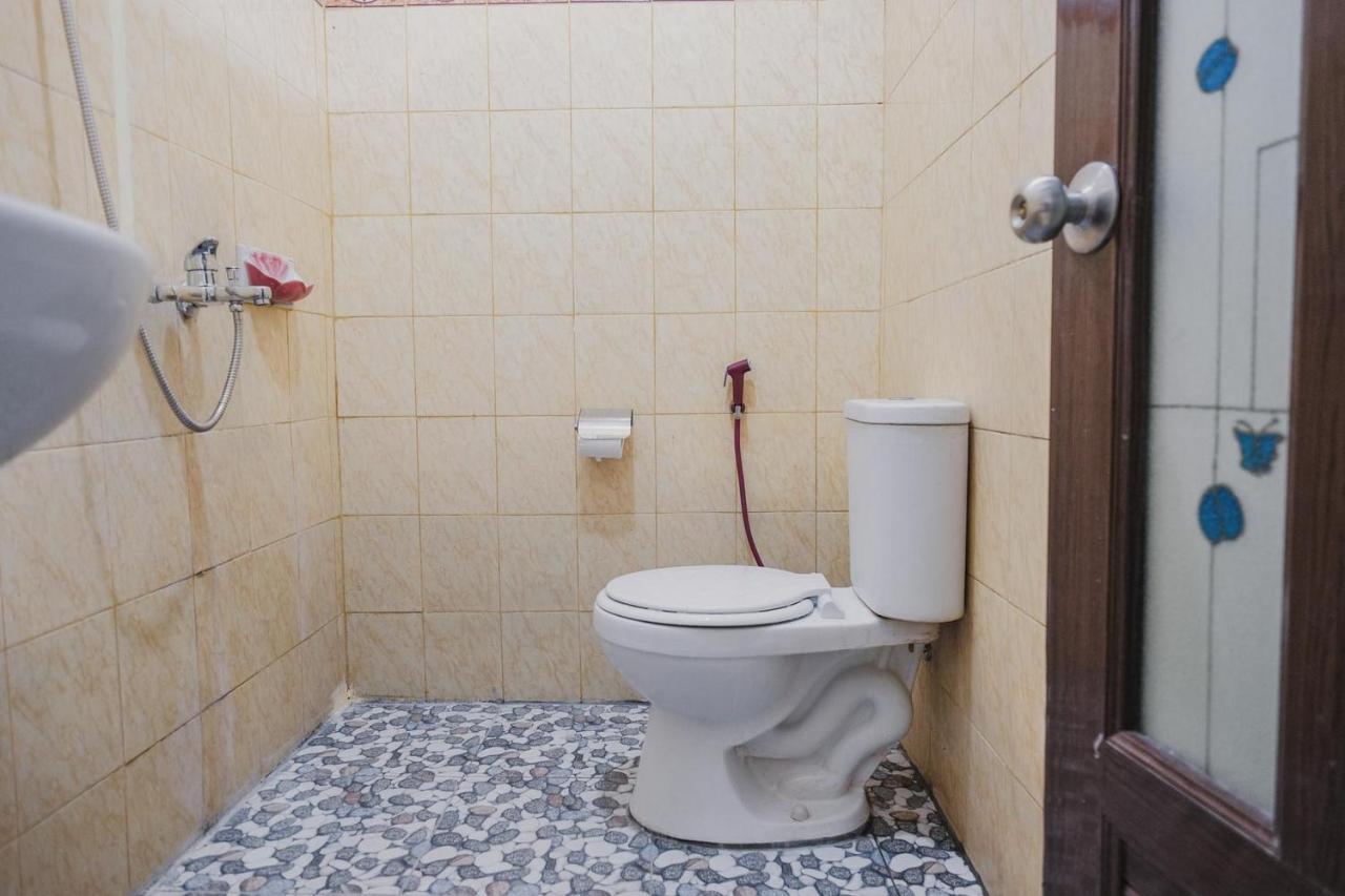 Reddoorz Syariah Near Kebun Raya Liwa Hotell Negarabatin Exteriör bild