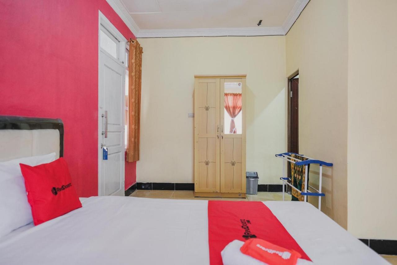 Reddoorz Syariah Near Kebun Raya Liwa Hotell Negarabatin Exteriör bild